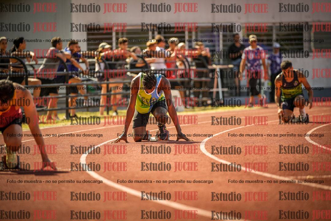 Fotos de los 400 m llanos de varones