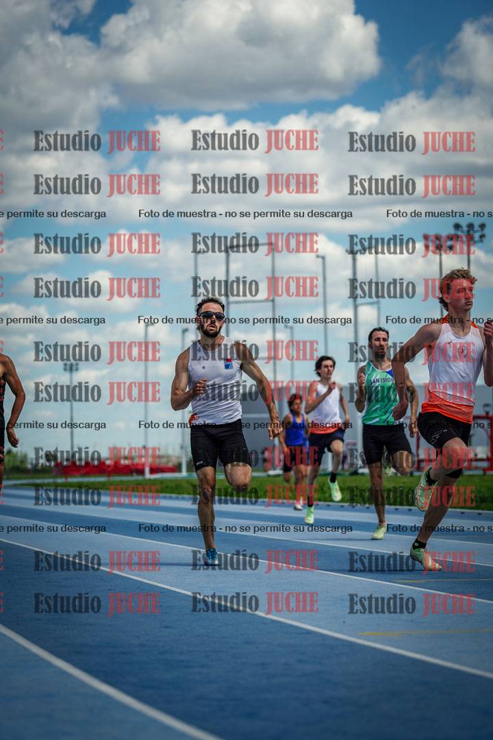 Fotos de los 400 m llanos de varones