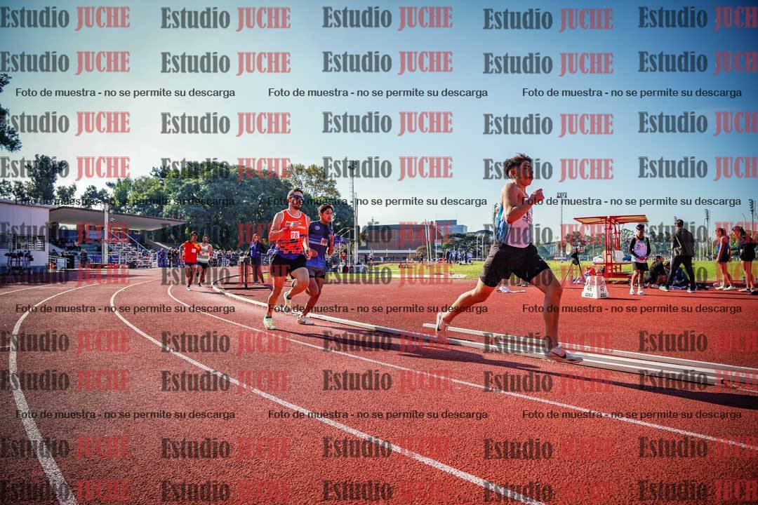Fotos de los 800 m llanos de varones
