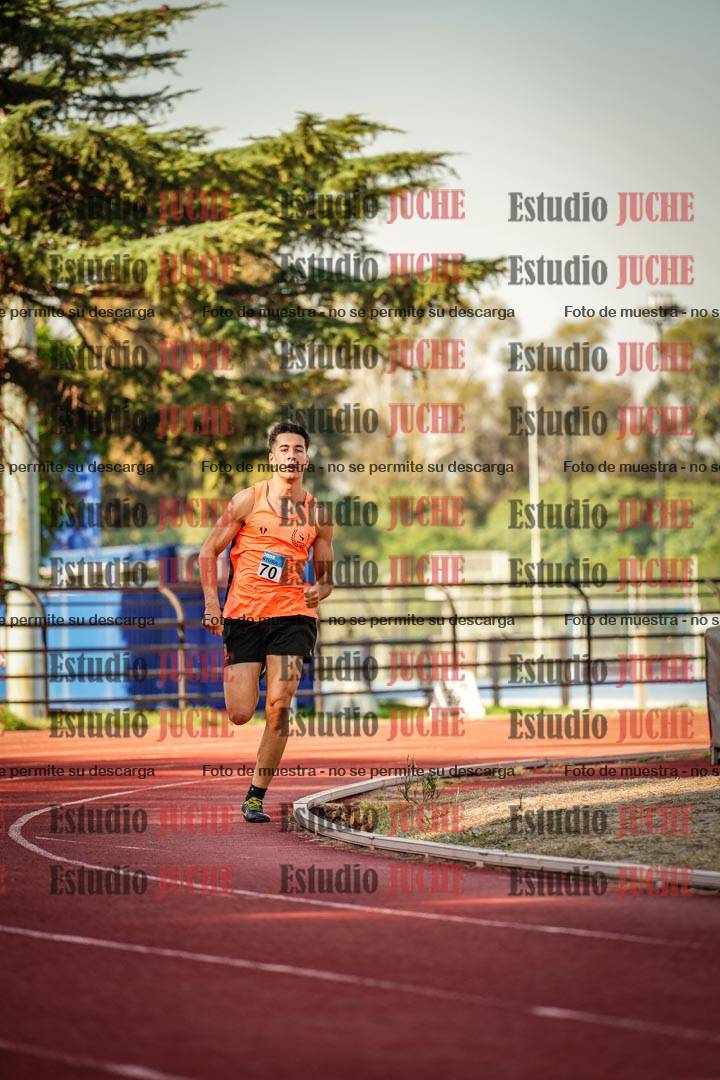 Fotos de los 800 m llanos de varones