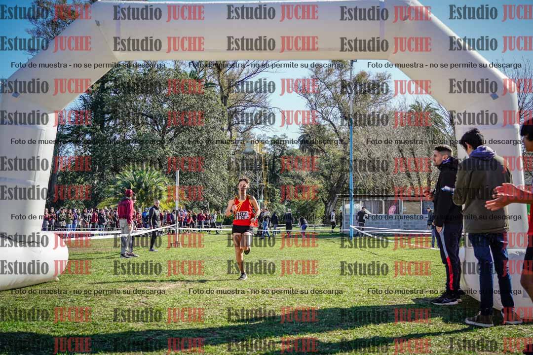 Fotos de la llegada del cross de 2000 m