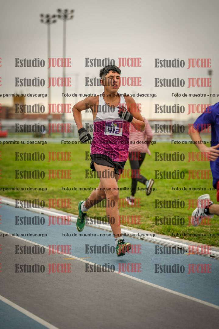 Fotos de los 3000 m llanos de varones - U17 (incluye la marcha atlética)