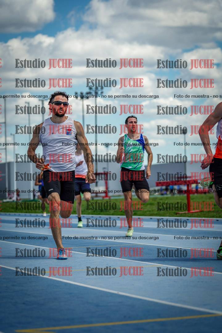 Fotos de los 400 m llanos de varones