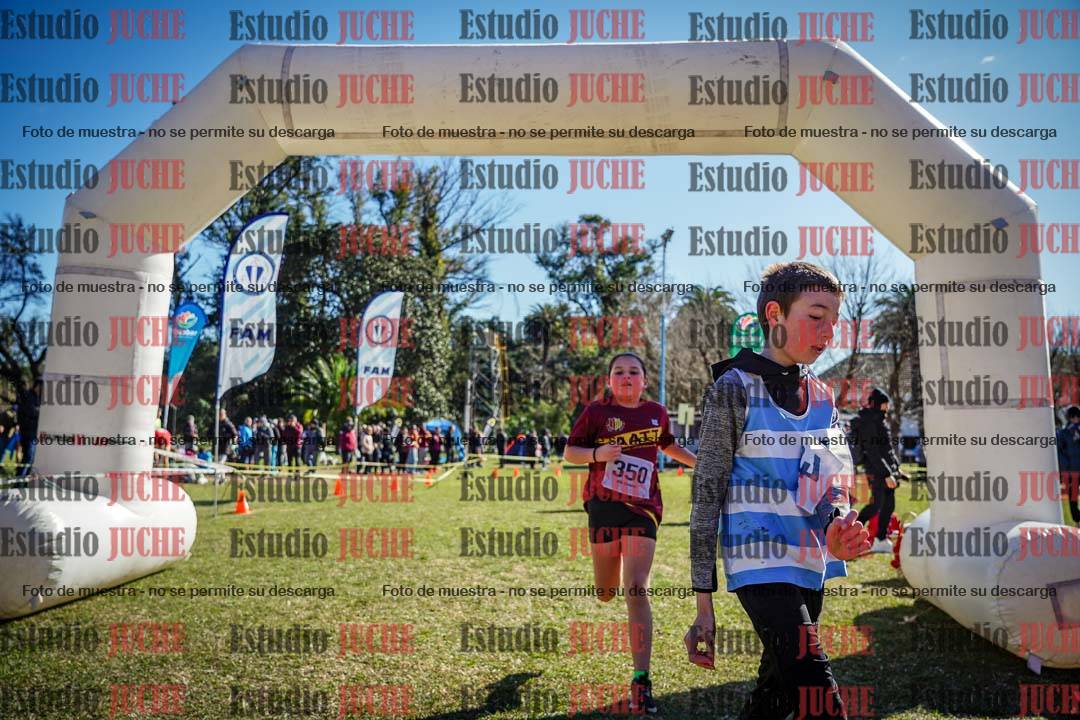 Fotos de la llegada del cross de 1000 m
