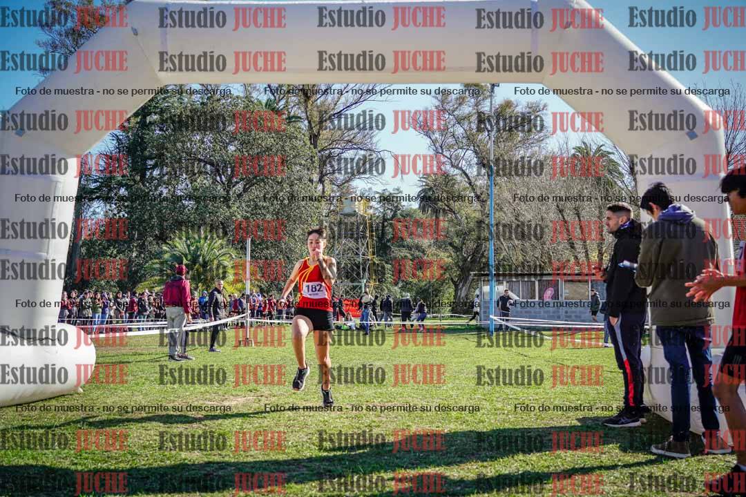Fotos de la llegada del cross de 2000 m