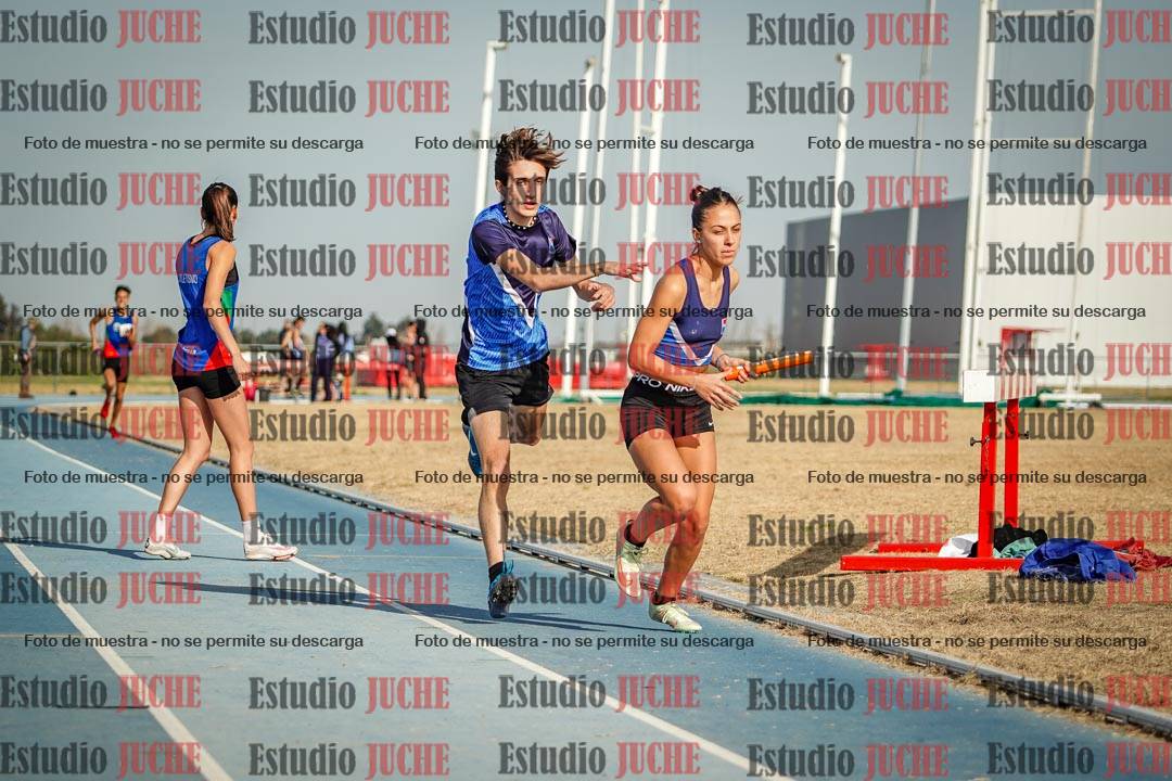 Fotos de las Postas 8x200 m mixta