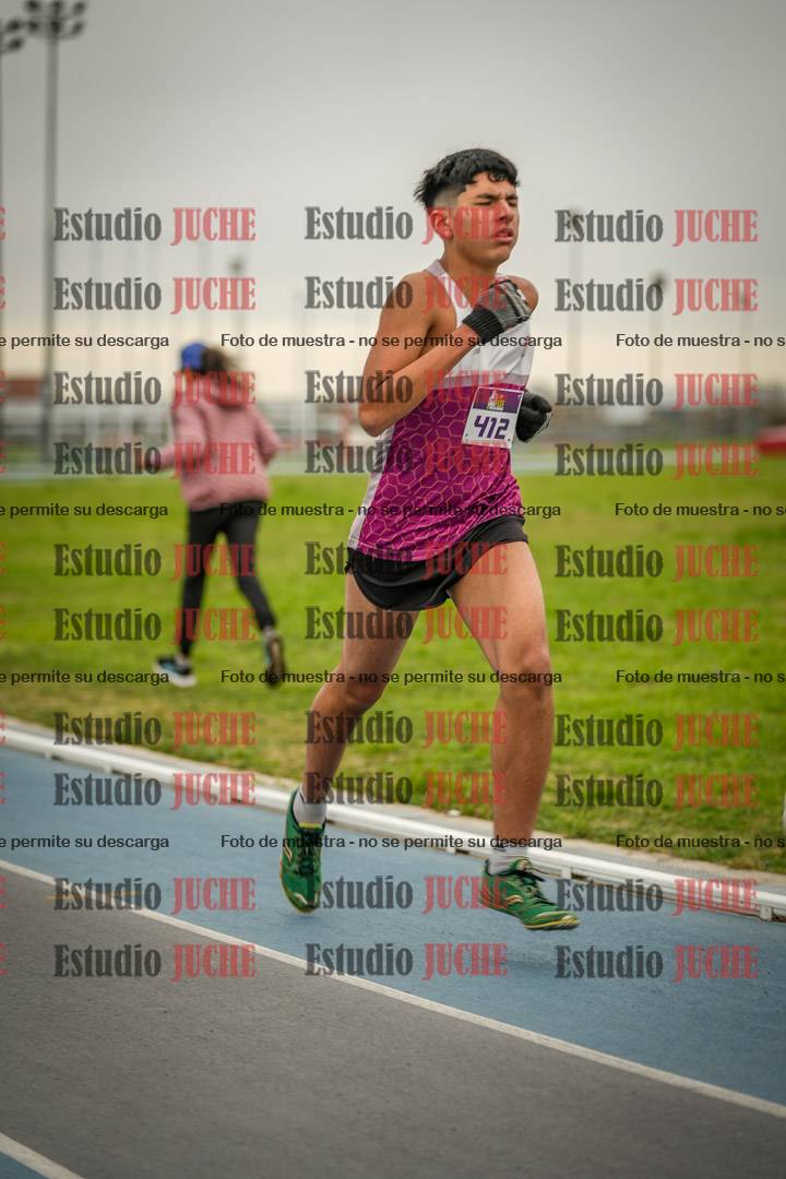 Fotos de los 3000 m llanos de varones - U17 (incluye la marcha atlética)