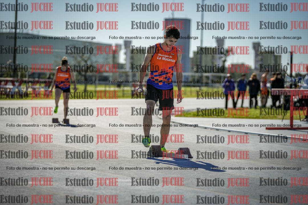 Fotos de las Postas 4x400 m de mujeres y varones