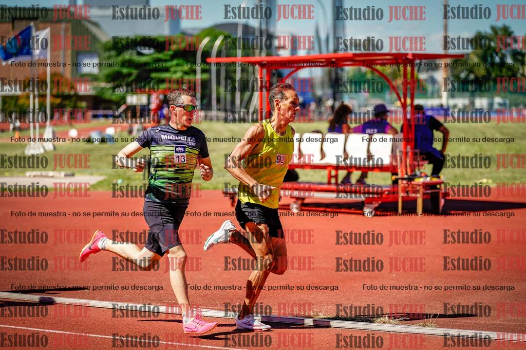 Fotos de los 800 m llanos de varones