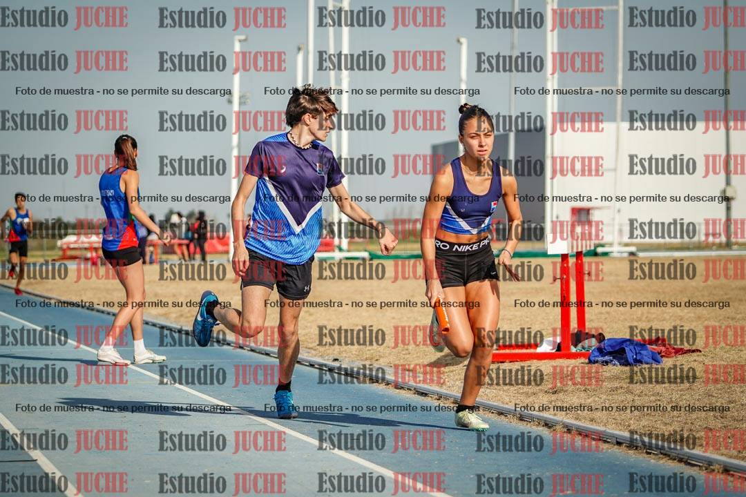 Fotos de las Postas 8x200 m mixta