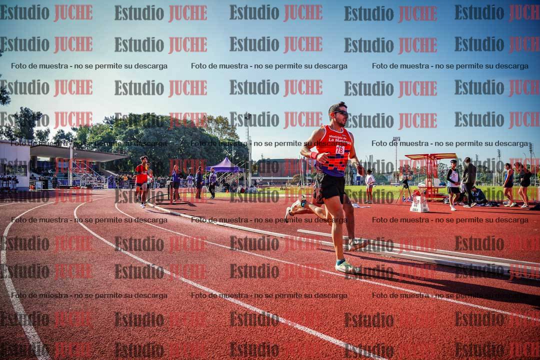 Fotos de los 800 m llanos de varones
