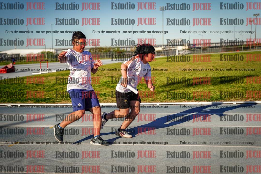 Fotos de las postas 5x80 m de varones