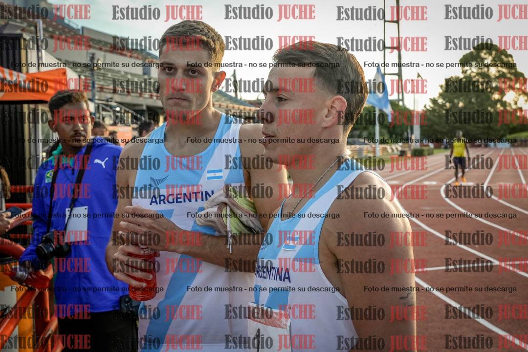 Fotos de algunos extras y podios del día 2