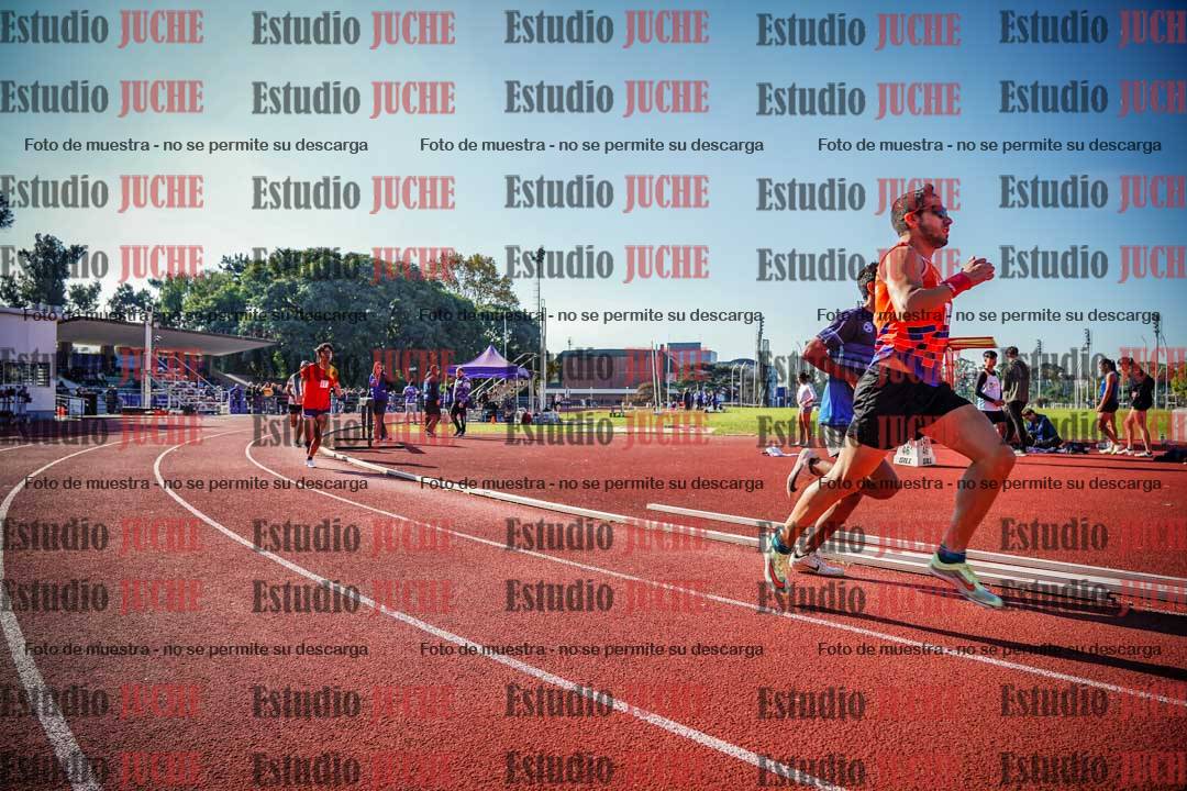 Fotos de los 800 m llanos de varones