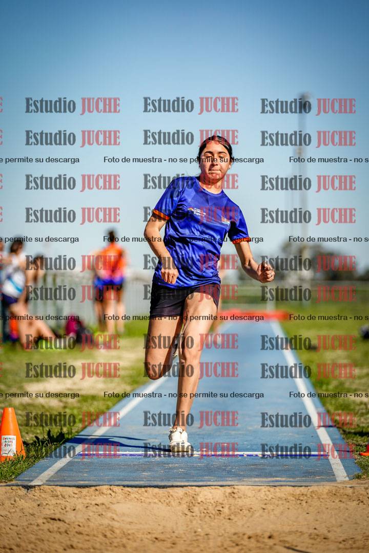 Fotos del salto en largo de mujeres