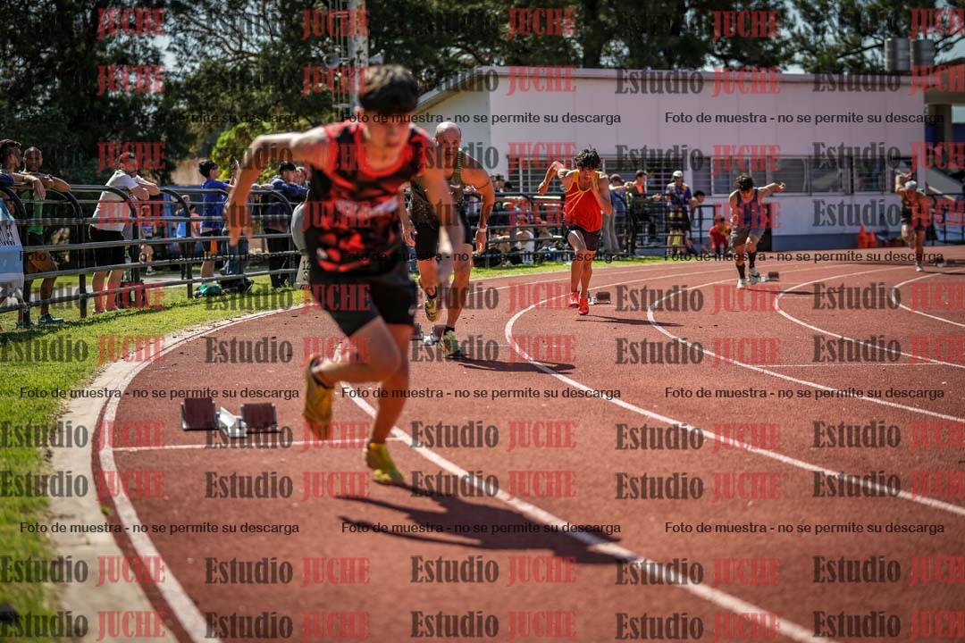 Fotos de los 400 m llanos de varones