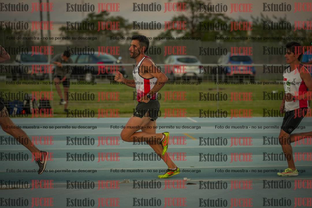 Fotos de los 3000 m llanos de varones