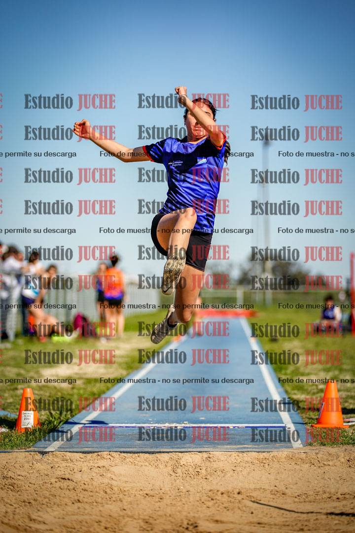 Fotos del salto en largo de mujeres
