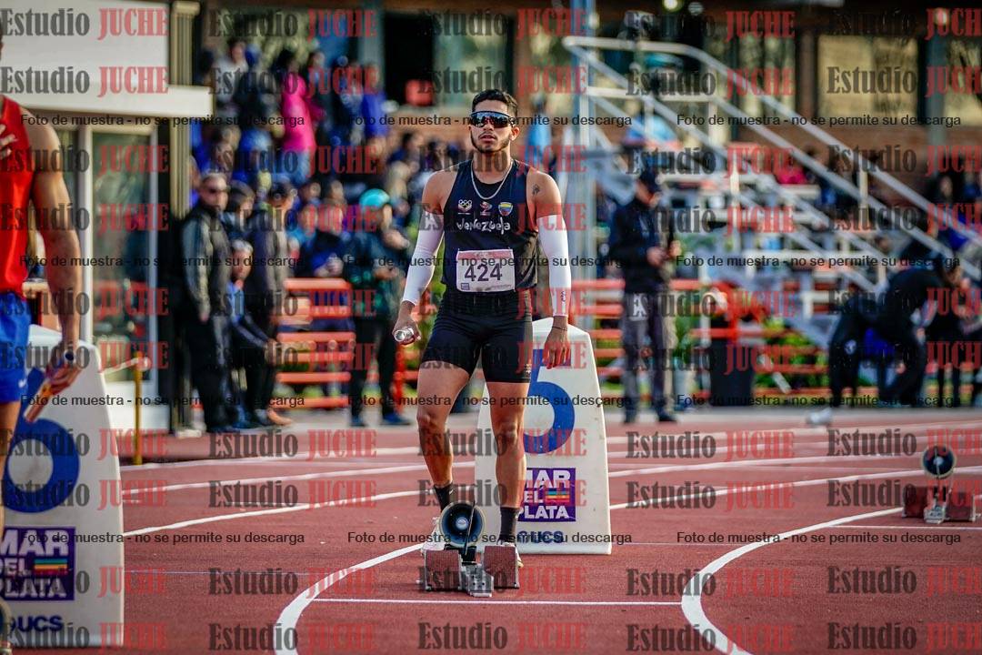 Fotos de las postas 4x100 m de varones - serie 2