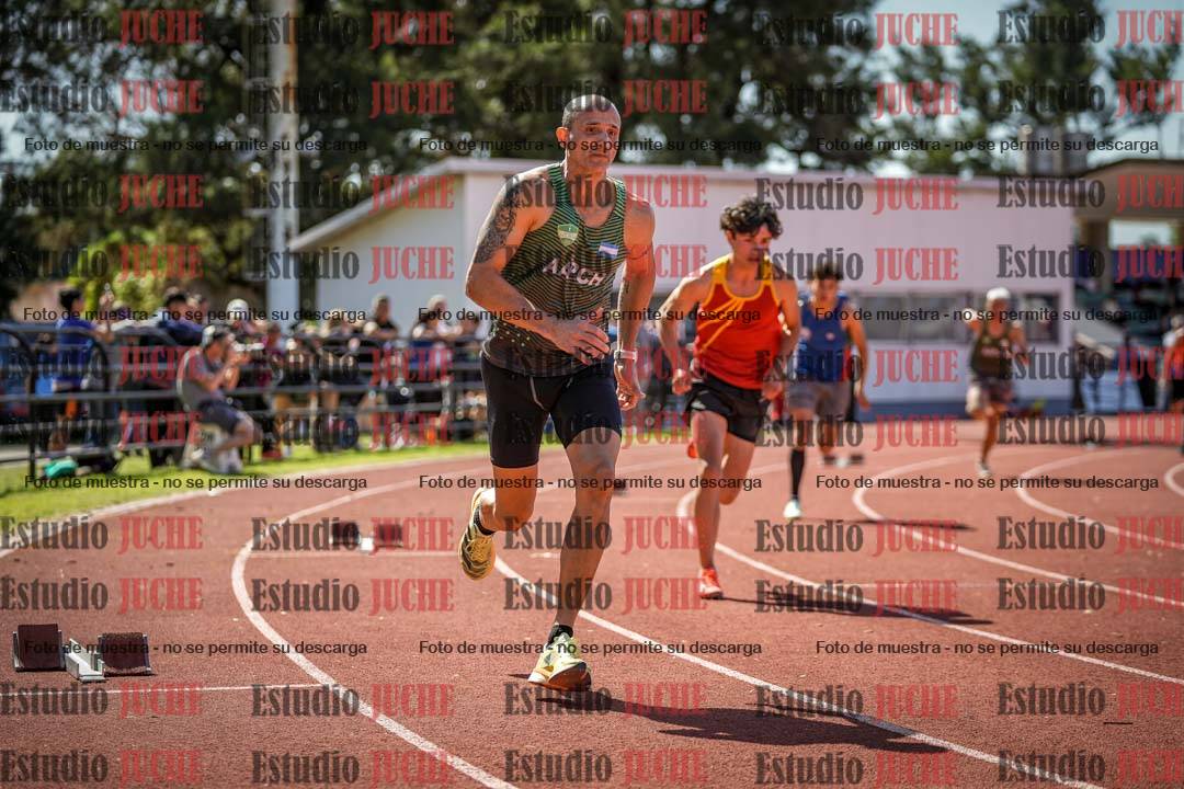 Fotos de los 400 m llanos de varones