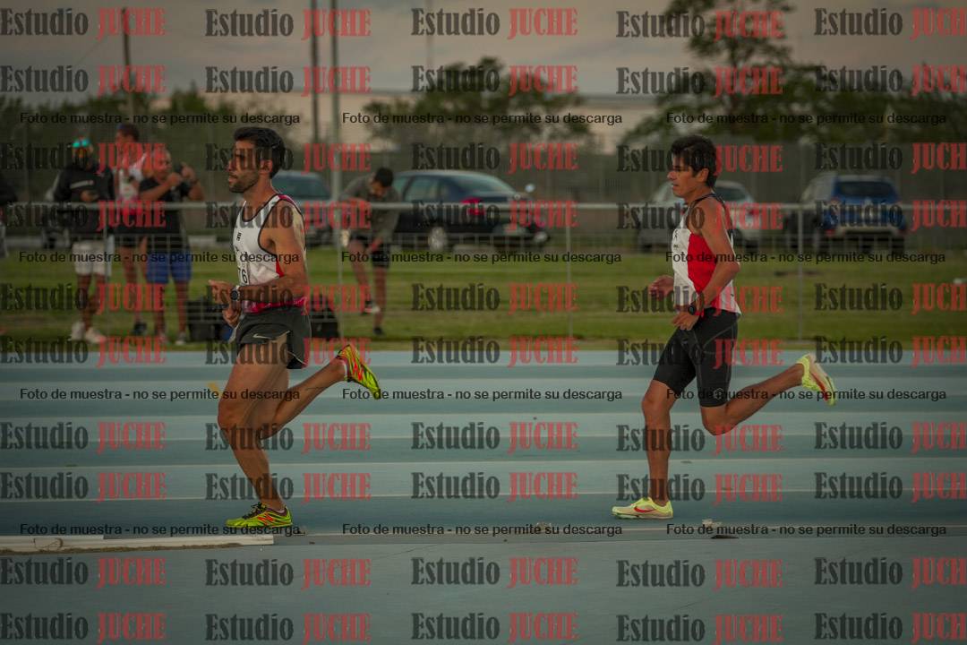 Fotos de los 3000 m llanos de varones