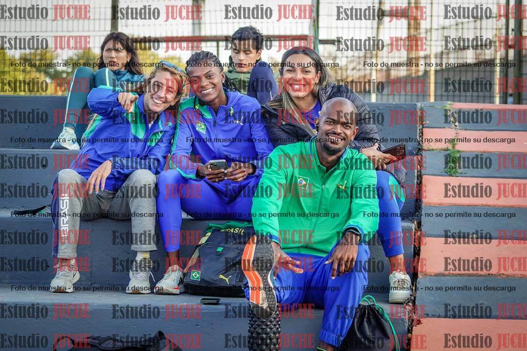 Fotos de algunos extras y podios del día 1