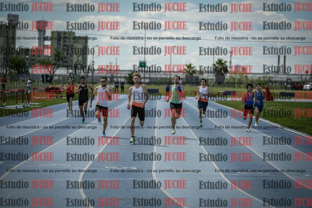 Fotos de los 400 m llanos de varones