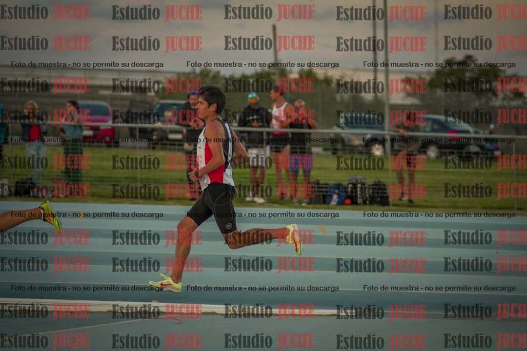 Fotos de los 3000 m llanos de varones