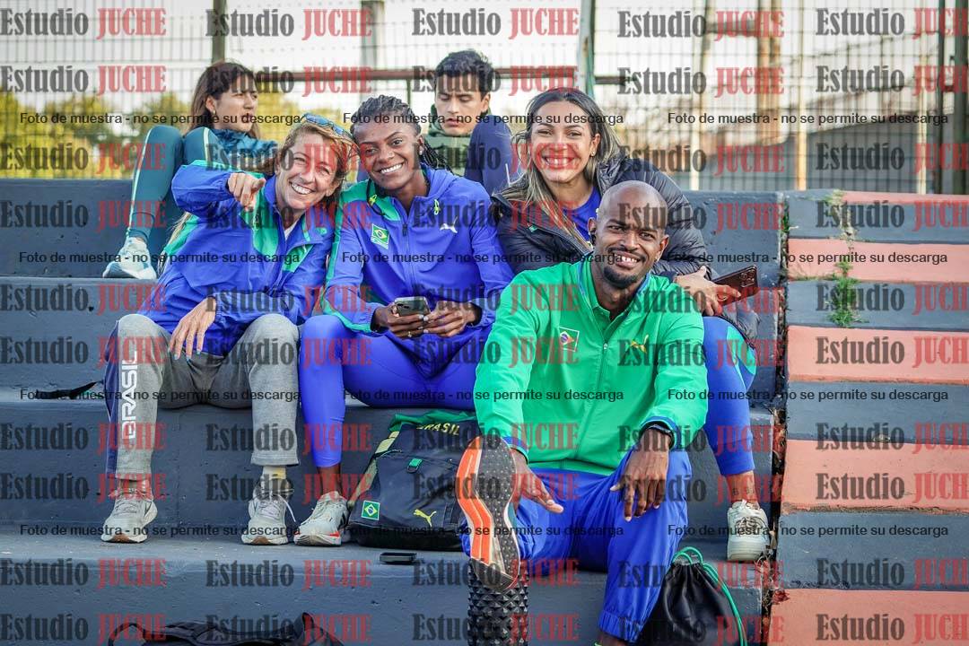 Fotos de algunos extras y podios del día 1