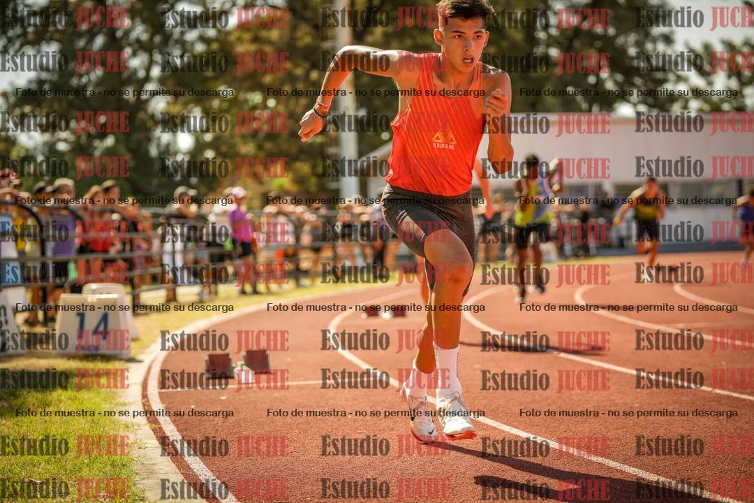Fotos de los 400 m llanos de varones