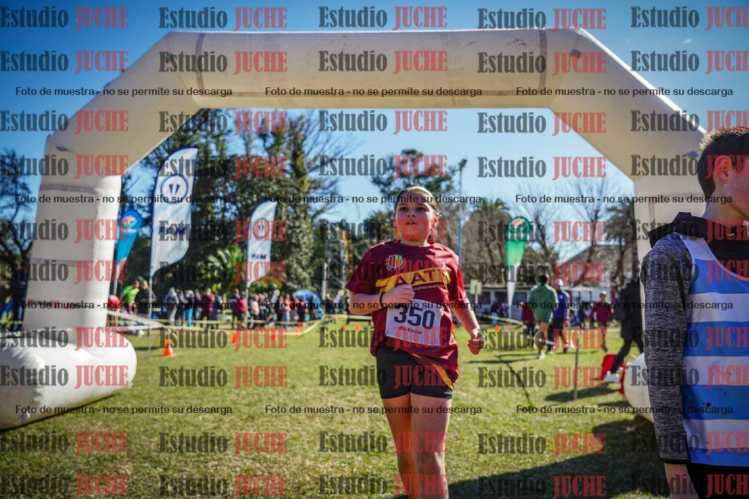 Fotos de la llegada del cross de 1000 m