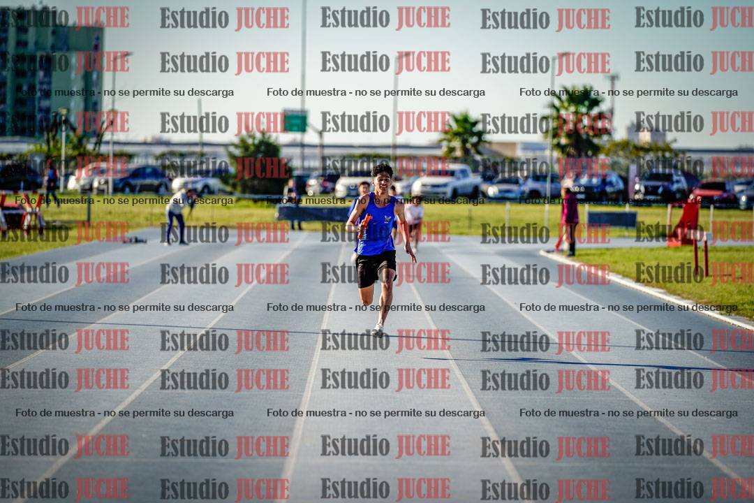 Fotos de las postas 5x80 m de varones