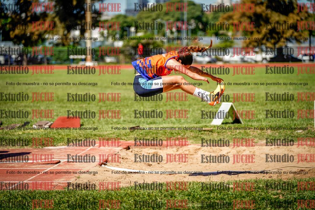 Fotos del salto en largo de mujeres