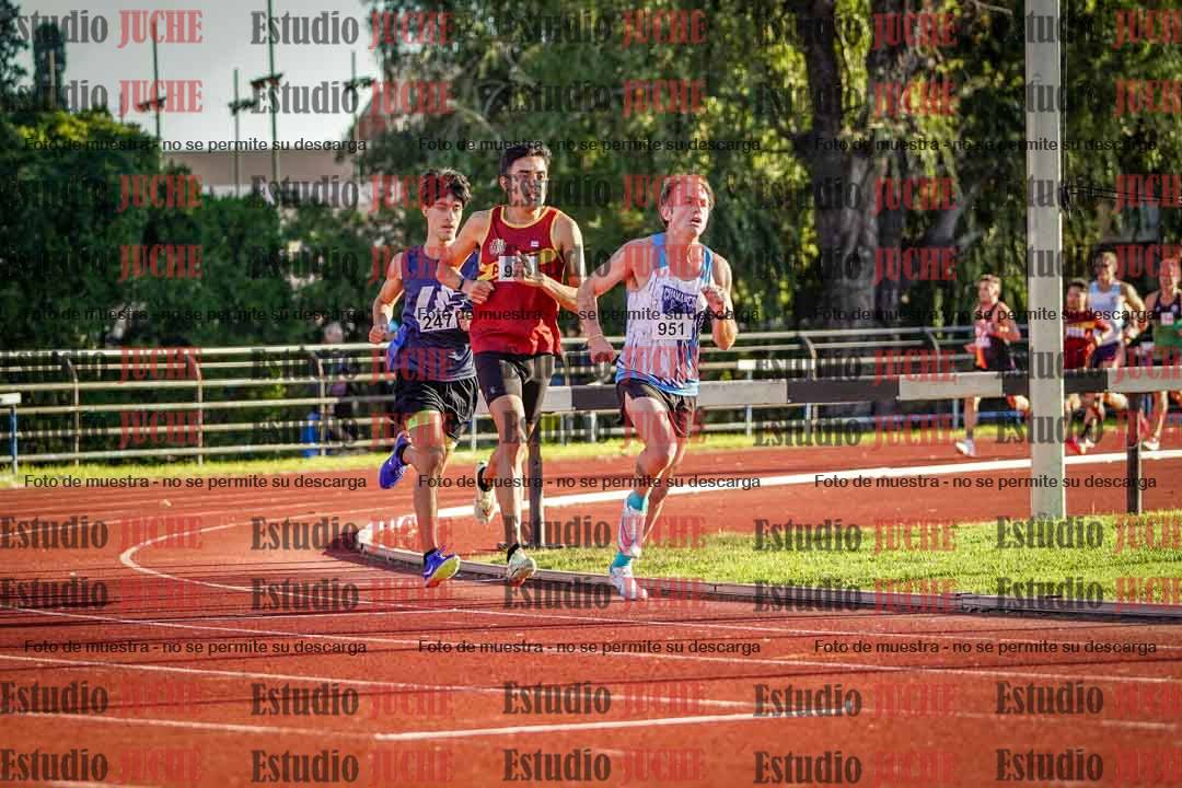 Fotos de los 3000 m llanos de varones