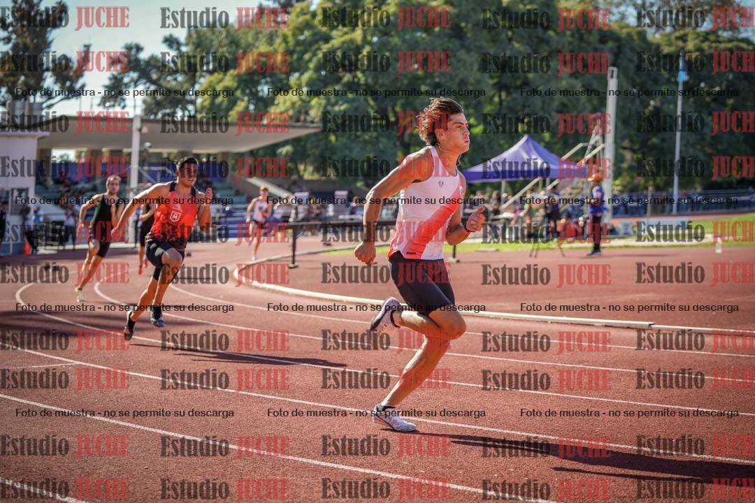 Fotos de los 400 m llanos de varones