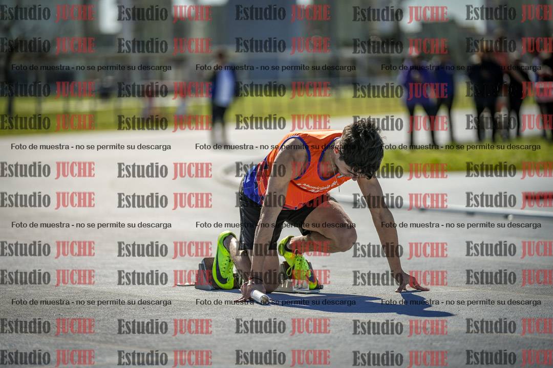 Fotos de las Postas 4x400 m de mujeres y varones