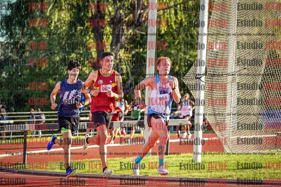 Fotos de los 3000 m llanos de varones
