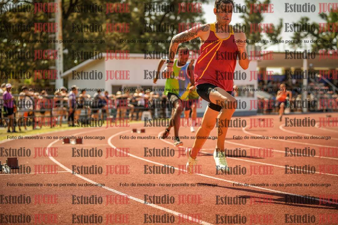 Fotos de los 400 m llanos de varones