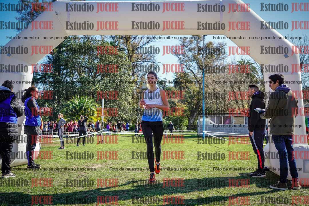 Fotos de la llegada del cross de 2000 m