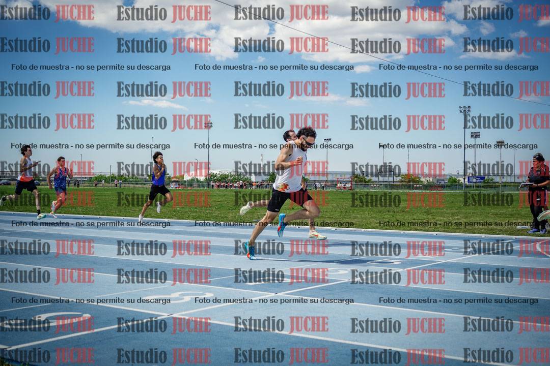 Fotos de los 400 m llanos de varones