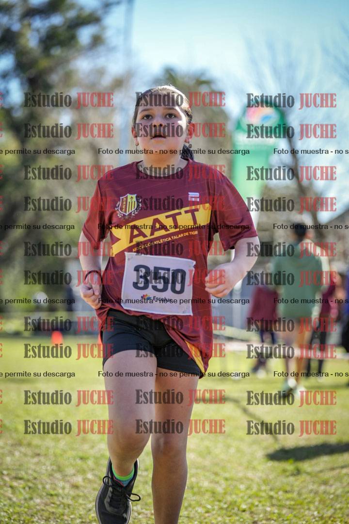 Fotos de la llegada del cross de 1000 m