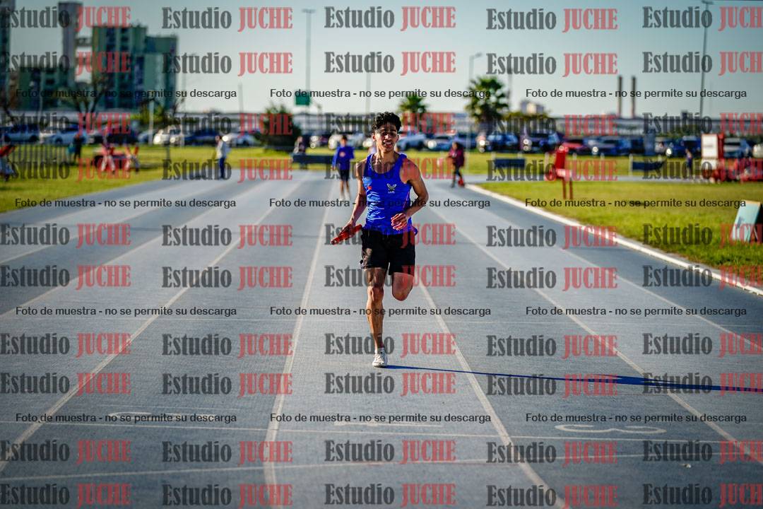 Fotos de las postas 5x80 m de varones