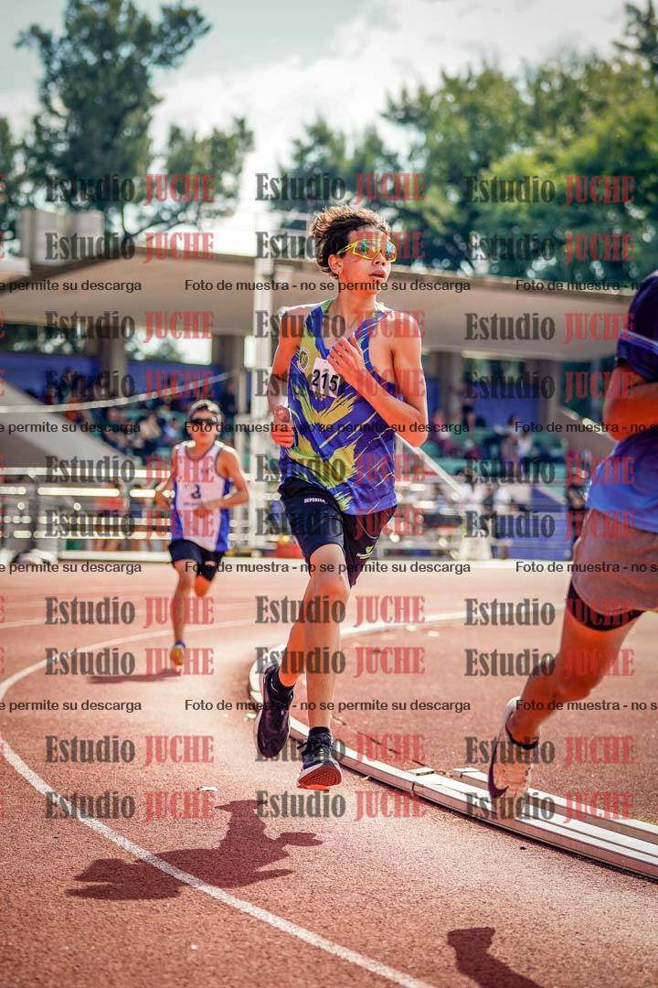 Fotos de los 800 m llanos de varones