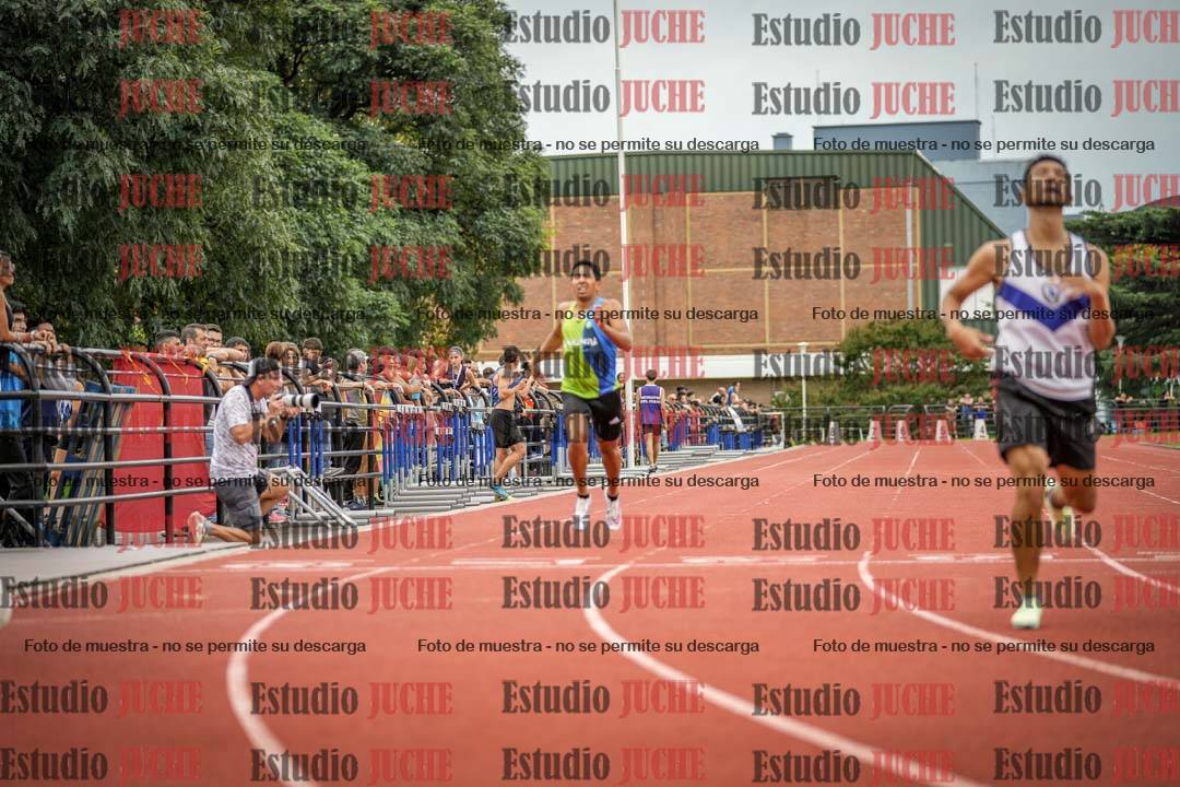Fotos de los 400 m llanos de varones