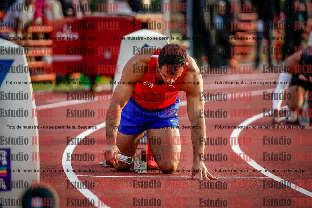 Fotos de las postas 4x100 m de varones - serie 2