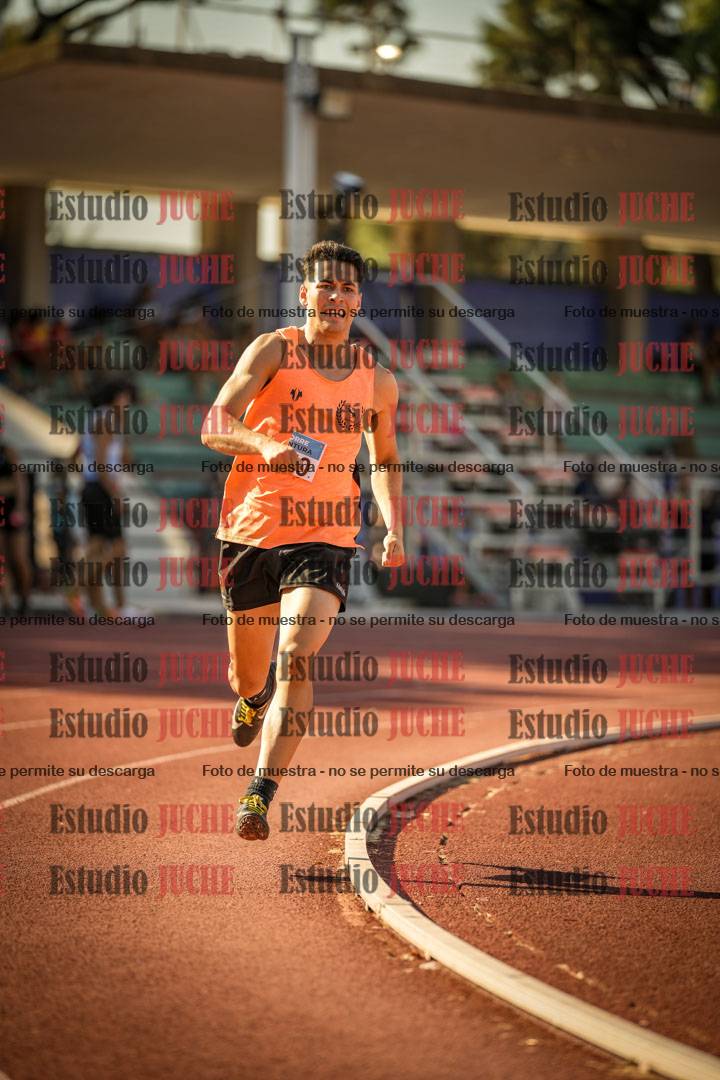 Fotos de los 800 m llanos de varones