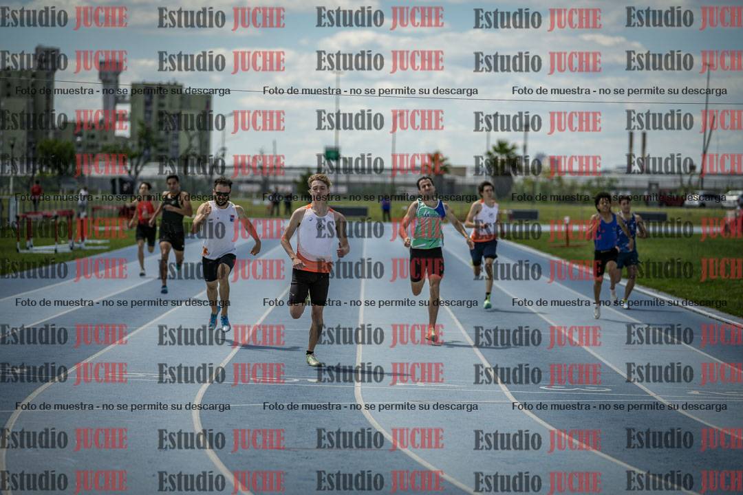 Fotos de los 400 m llanos de varones