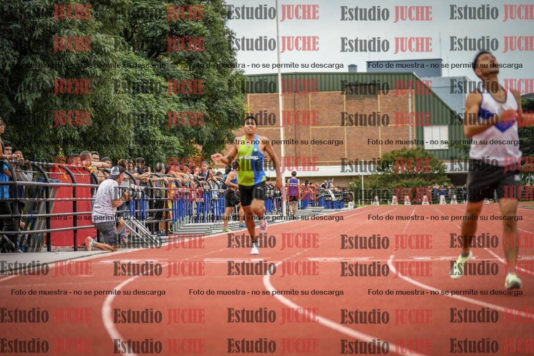 Fotos de los 400 m llanos de varones