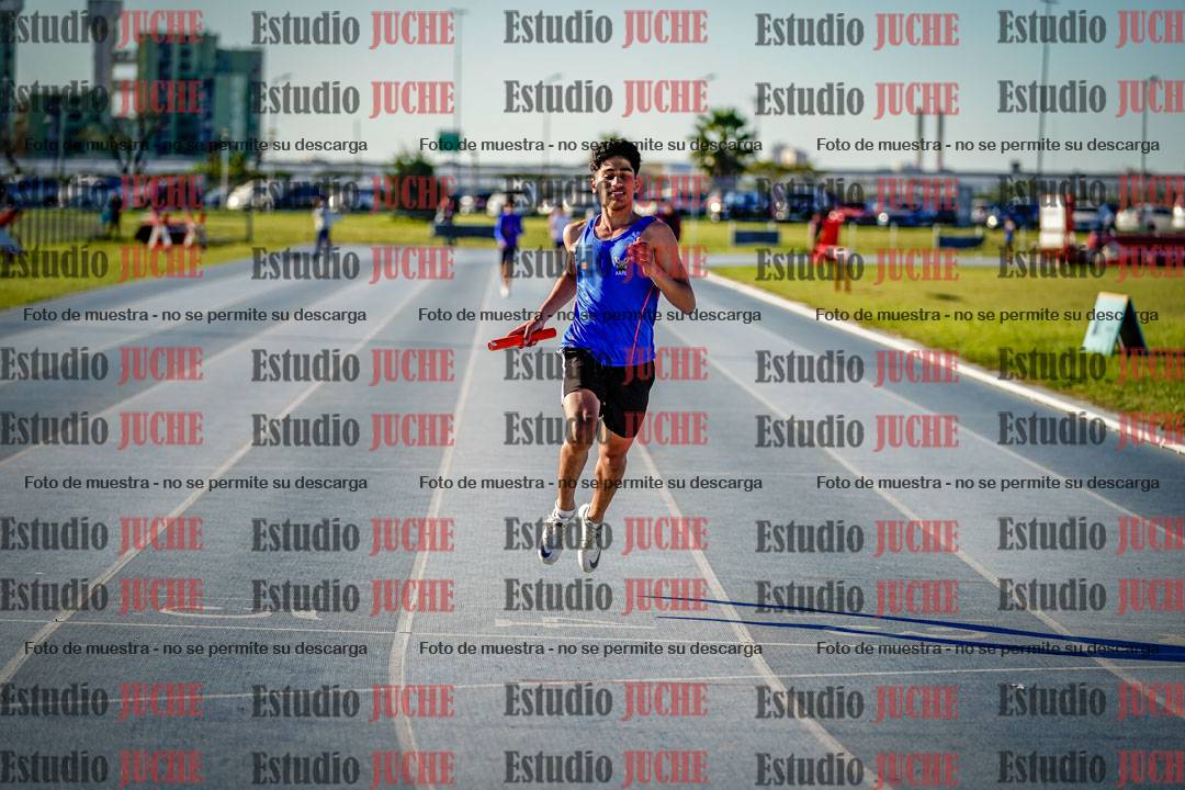 Fotos de las postas 5x80 m de varones
