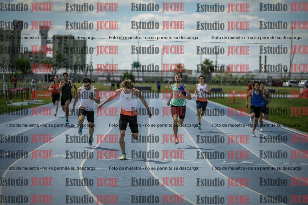Fotos de los 400 m llanos de varones